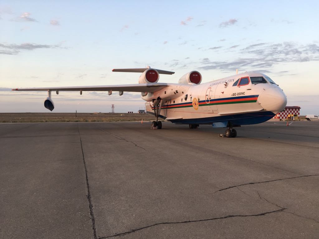 ургенч аэропорт самолет. актау монумент каравелла. авиа актау. аэропорт актау самолеты. казахстан город атырау аэропорт.