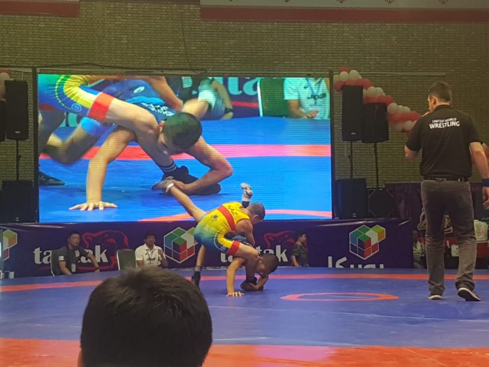 Эмиль Амирханов из Актау завоевал серебро на чемпионате Азии по вольной борьбе