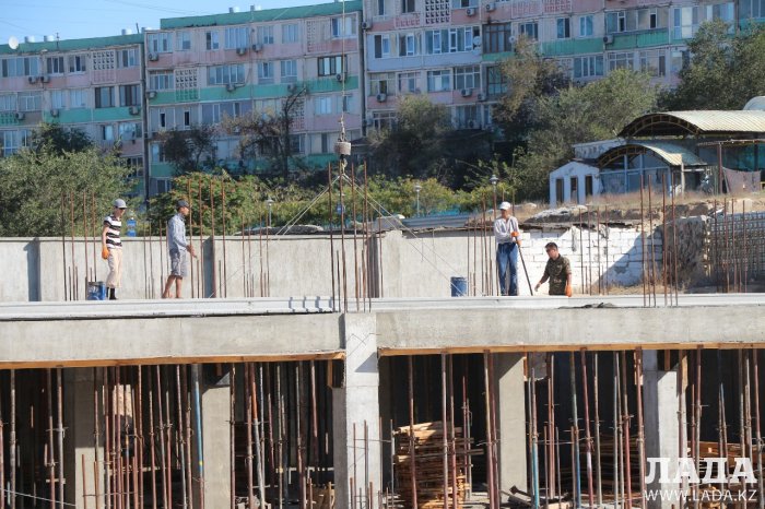 Отдел архитектуры Актау: Cтройка на набережной 7 микрорайона законна
