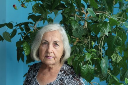 Семидесятилетняя жительница Актау полетала на параплане в свой День рождения