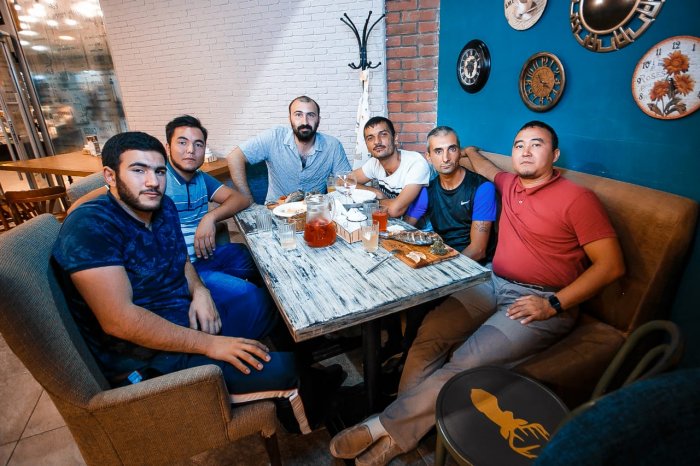 Чек на 77 тысяч тенге: В необычной акции в честь саммита приняли участие 10 жителей Актау