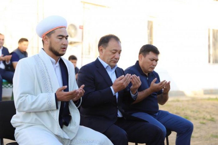 Ералы Тугжанов поздравил мангистаусцев с праздником Курбан-айт