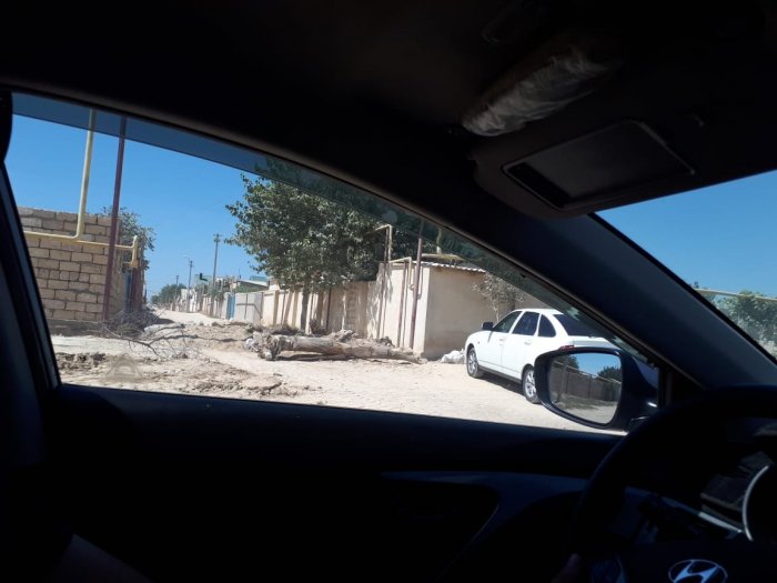 Водители Актау пожаловались на перекрытые дороги в дачном поселке «Синтез»