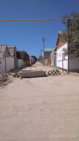 Водители Актау пожаловались на перекрытые дороги в дачном поселке «Синтез»