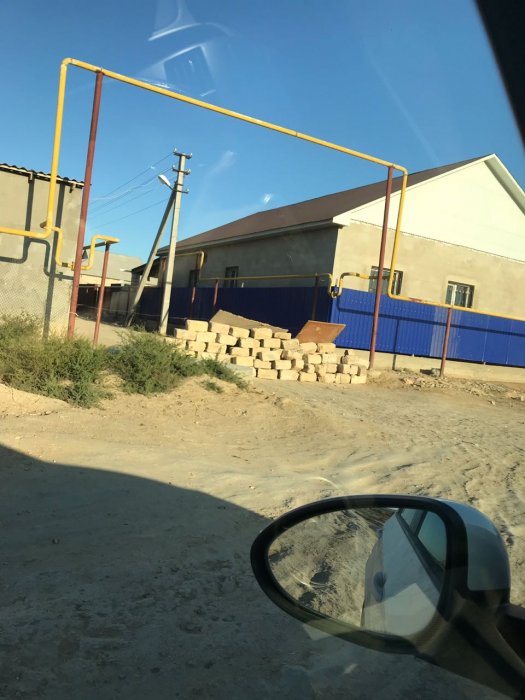 Жалобу водителей на перекрытые дороги в жилом массиве прокомментировали в ДВД Мангистауской области