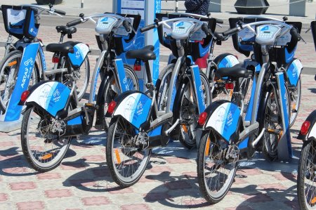 В Актау презентовали первые станции проката велосипедов