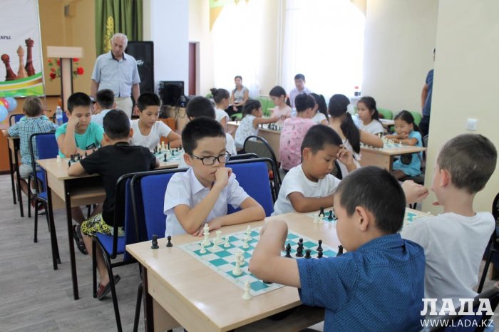 Шахматный турнир имени Хади Сарсенбайулы прошел в Актау