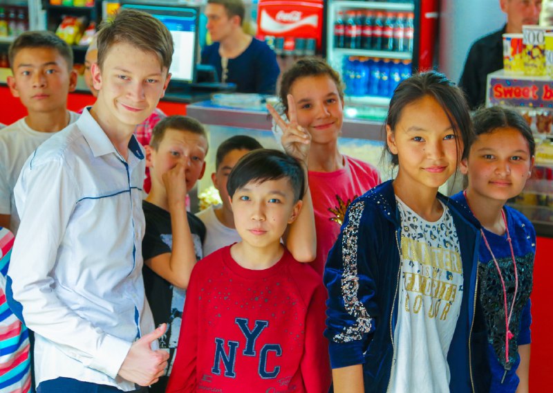 «Кселл» и «MEGOGO» реализуют совместный социальный проект «Смотри как слышно».