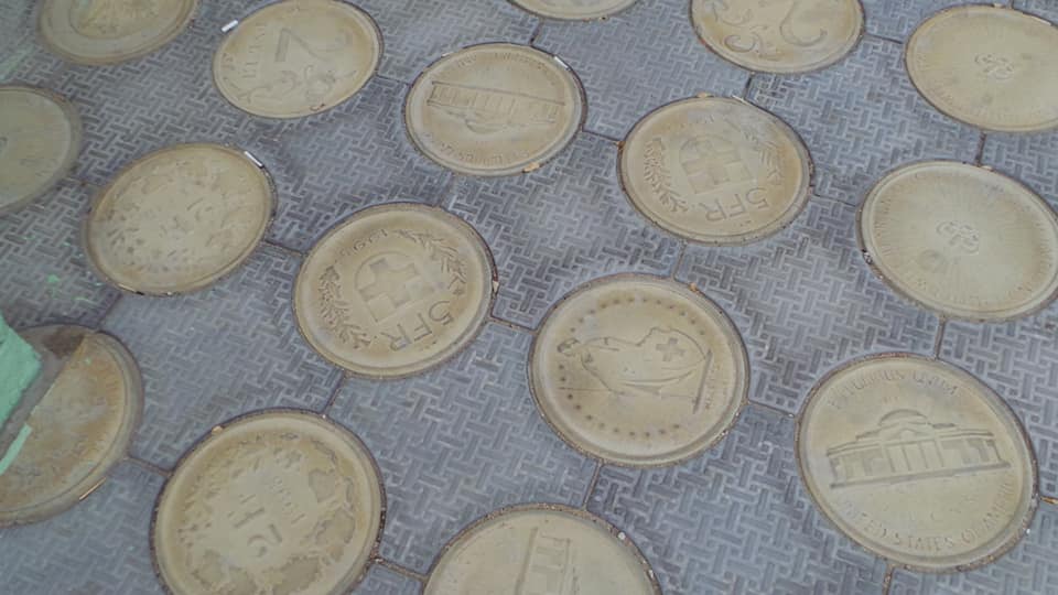 Денежная тротуарная плитка в Актау