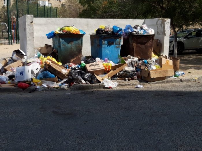 Мусор не вывозят в 26 микрорайоне