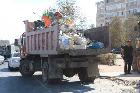 В 8 микрорайоне Актау по решению суда снесли киоск