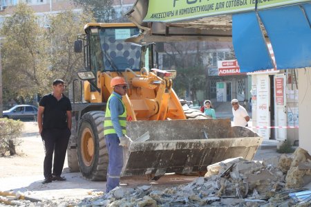 В 8 микрорайоне Актау по решению суда снесли киоск