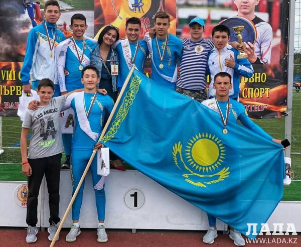 Ученик 11 класса из Актау установил два рекорда по пожарно-спасательному спорту