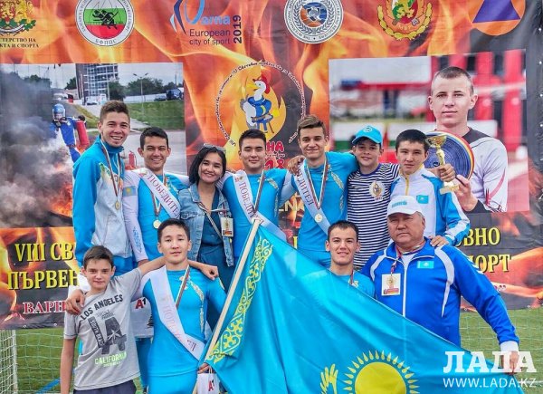 Ученик 11 класса из Актау установил два рекорда по пожарно-спасательному спорту