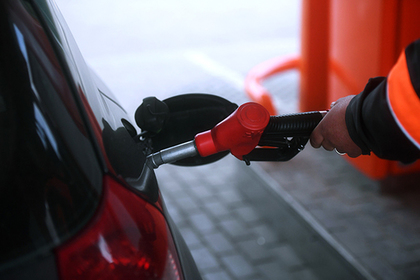 Российские нефтяники пожаловались на невозможность сдерживать цены на бензин