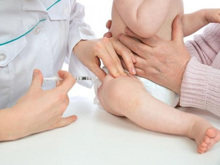 Отказ от вакцинации: почему родители порой не хотят прививать детей