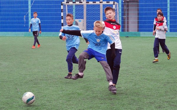 В Актау 25 команд принимают участие в футбольном турнире «Школьная лига»