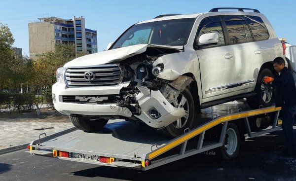 Внедорожник влетел в автомобиль «ВАЗ» в Актау