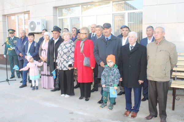 В День спасателя в Актау состоялось открытие монумента в честь пожарных