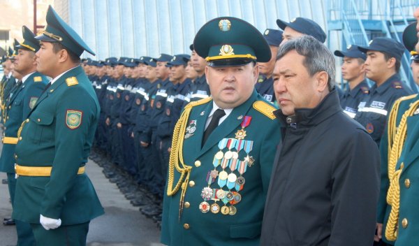 В День спасателя в Актау состоялось открытие монумента в честь пожарных