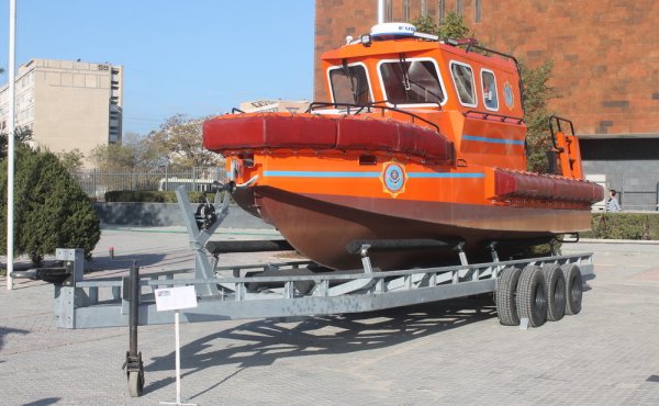 В День спасателя в Актау состоялось открытие монумента в честь пожарных