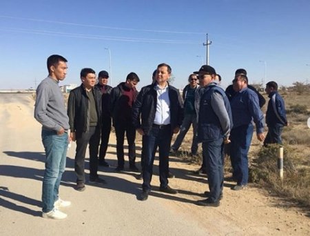 В Актау приостановили работу незаконных строек