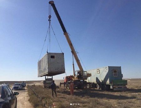 В Актау приостановили работу незаконных строек