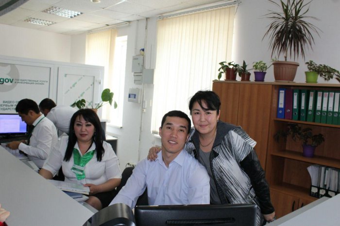 Адильбек Ниязымбетов работал с посетителями ЦОНа Актау