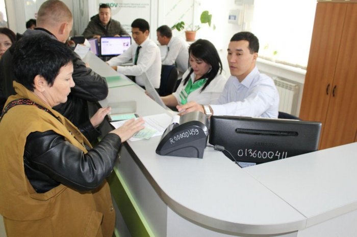 Адильбек Ниязымбетов работал с посетителями ЦОНа Актау