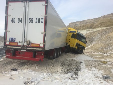 SOS. Помогите чем сможете, кто едет в сторону Манаты ВИДЕО