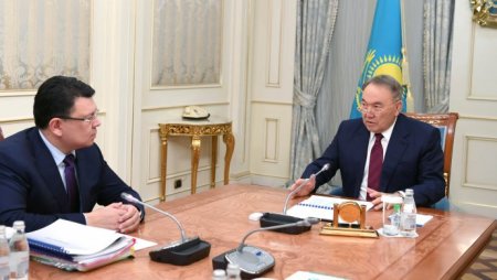 Назарбаев поручил Бозумбаеву снизить тарифы на электроэнергию