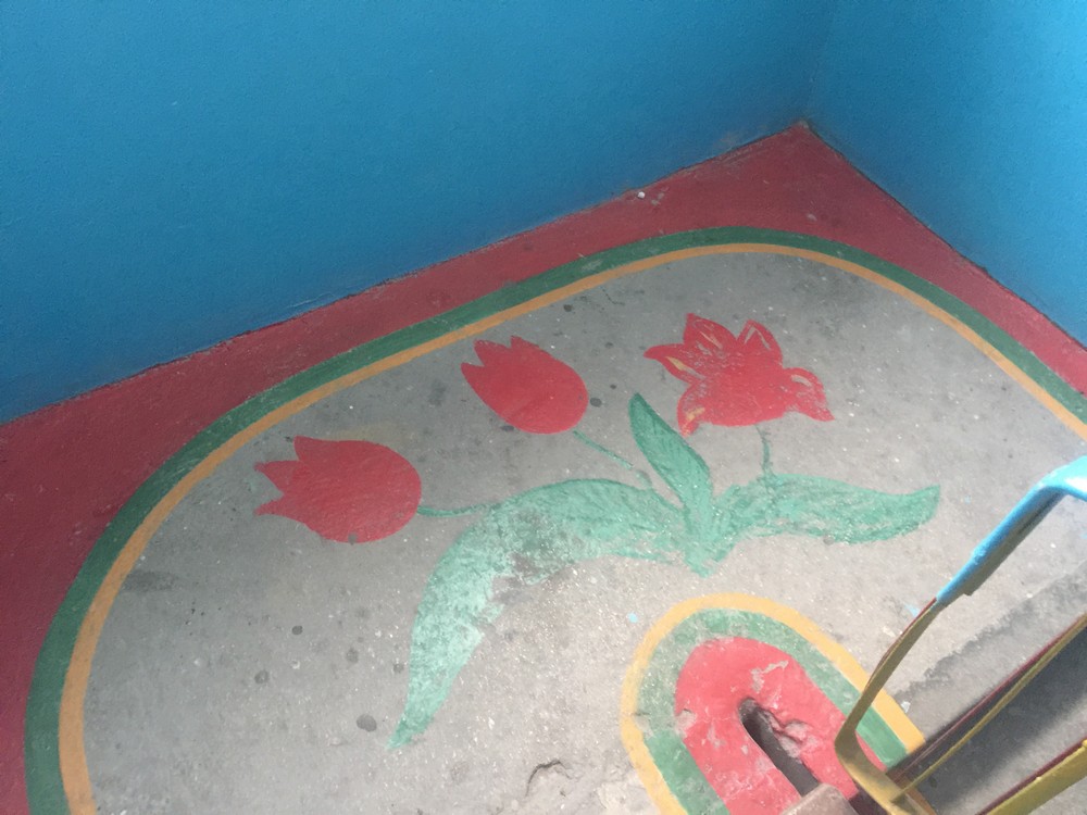 Вот такие подъезды у нас в Актау бывают