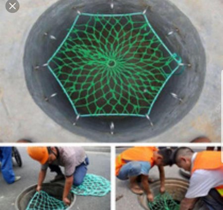 Эксперимент: чиновники попытались "продать" крышку люка в Астане