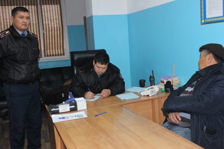 Владельцев домашнего скота в Мангистау начали штрафовать за отсутствие светоотражающих лент на животных