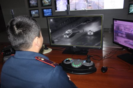 В Актау полицейские с помощью камеры видеонаблюдения задержали подозреваемого в изнасиловании девушки