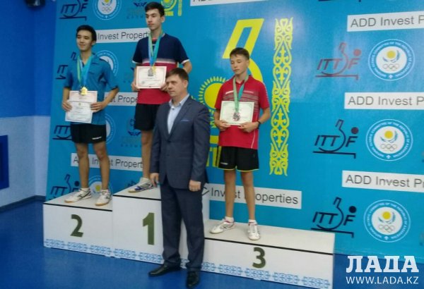 Тренер и его ученик из Актау стали призерами чемпионатов по теннису