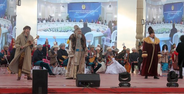 В Актау открыли Площадь Мифов