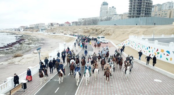 В Актау открыли Площадь Мифов