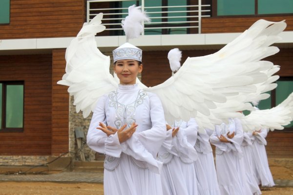 В Актау открыли Площадь Мифов