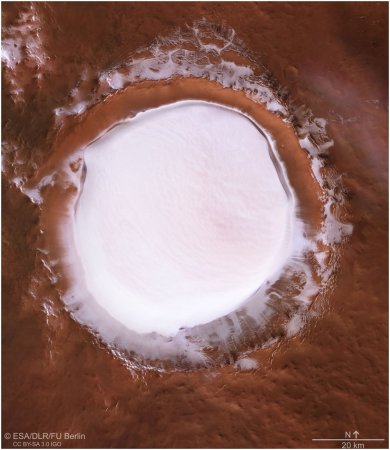 Опубликованы снимки «ледяного озера» на Марсе (кратер Королева)