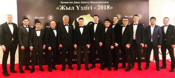 Тренера по джиу-джитсу и его воспитанника из Актау наградили в столице