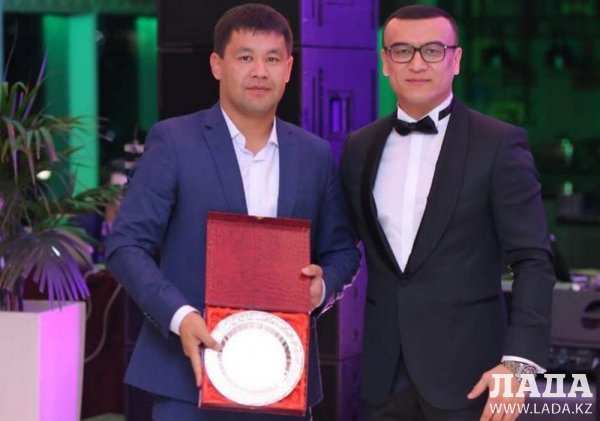 Тренера по джиу-джитсу и его воспитанника из Актау наградили в столице