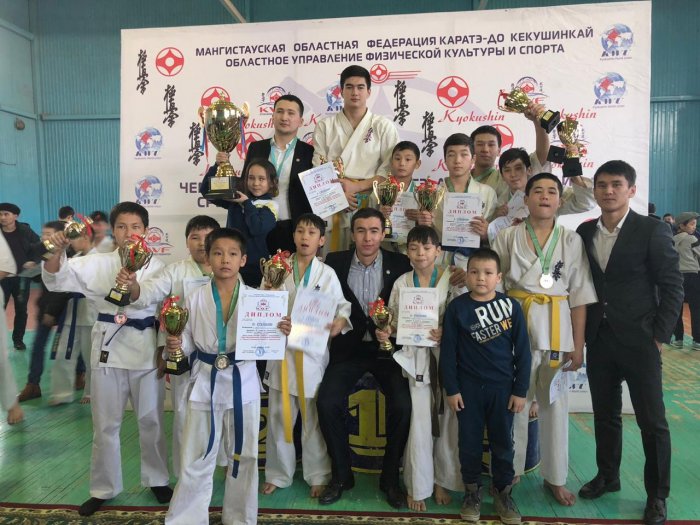 В Актау более 400 каратистов боролись за титул чемпиона Мангистауской области