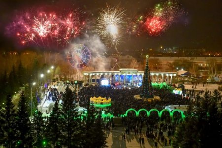 Какая краше? Самые яркие новогодние елки в городах Казахстана