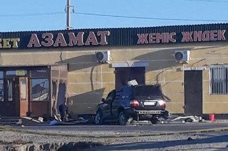 Видео смертельного ДТП на автобусной остановке в Жанаозене появилось в Сети