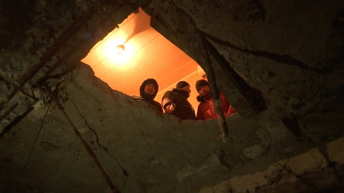 В Жанаозене пол жилого дома провалился в подвал