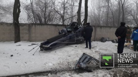 Вертолет рухнул на территорию санатория в Алматы