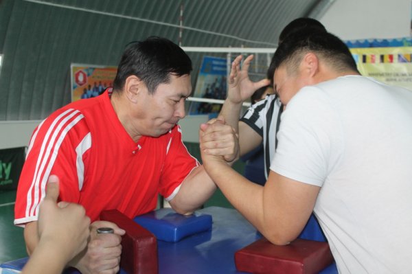 Три мангистауских спортсмена представят регион на чемпионате страны по пара-армрестлингу