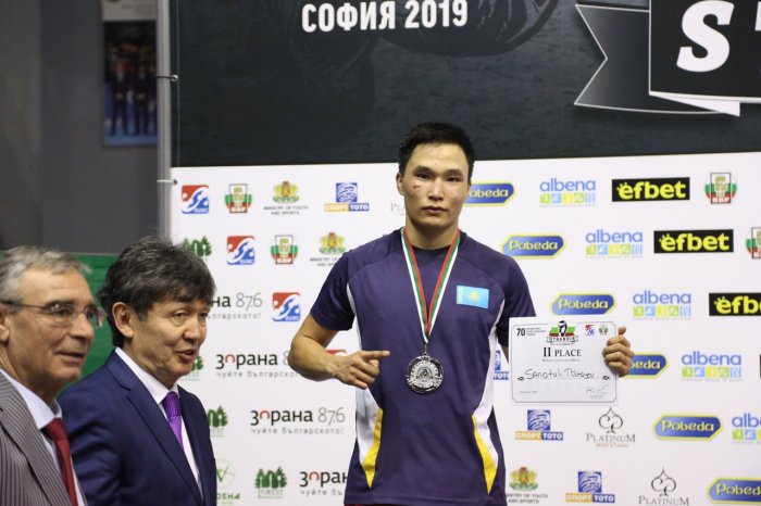 Санатали Тольтаев из Актау завоевал серебряную медаль на международном турнире по боксу в Болгарии