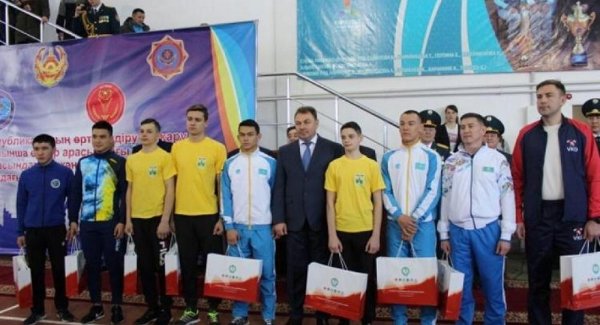 Школьник из Актау взял «серебро» на турнире по пожарно-спасательному спорту в Астане